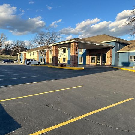Americinn By Wyndham Reedsburg Exterior foto