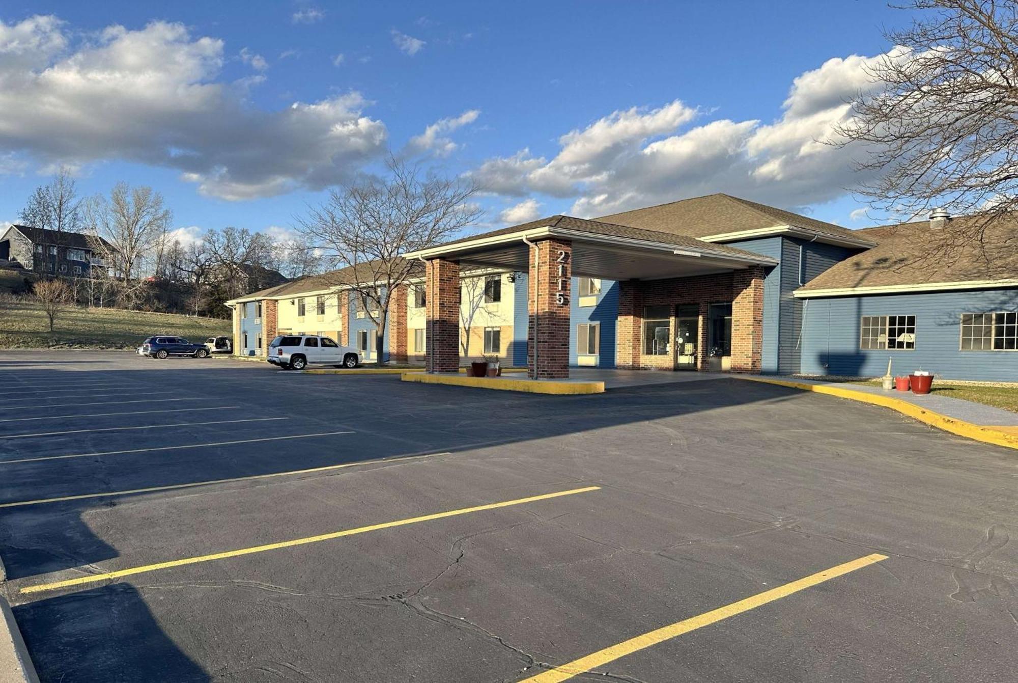 Americinn By Wyndham Reedsburg Exterior foto
