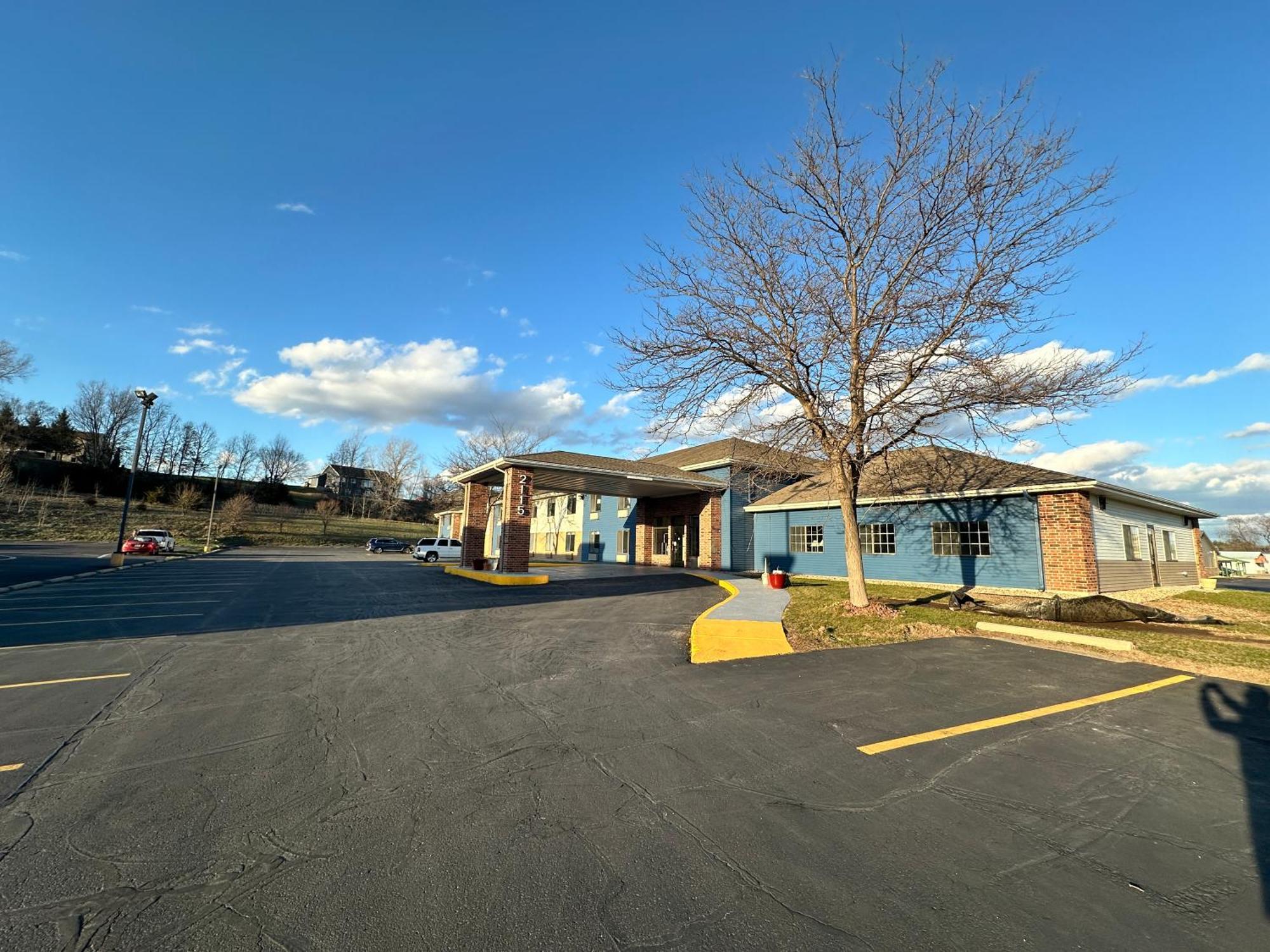 Americinn By Wyndham Reedsburg Exterior foto